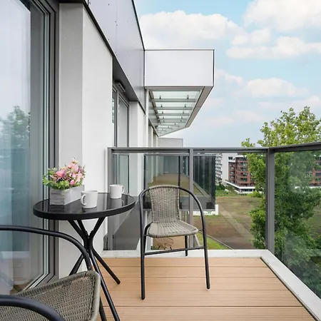 Elegancki Blisko Rzeki Z Garazem Na 2 Auta By Renters Διαμέρισμα